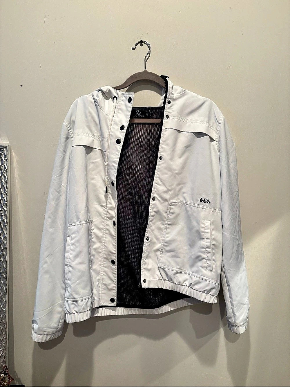 Volcom Enemy Lines Windbreaker Women's White & Black Jacket Medium